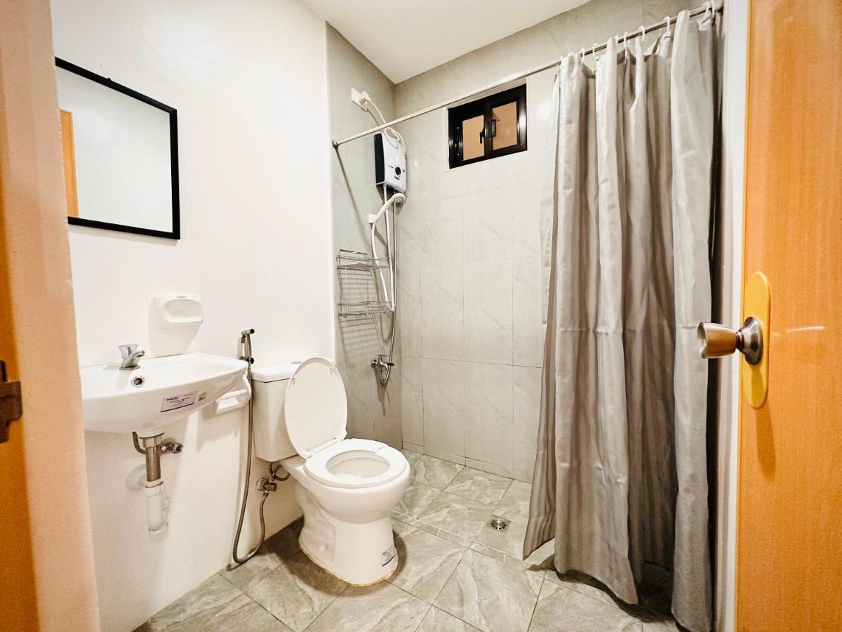Rjc Building Apartment Olongapo Bagian luar foto