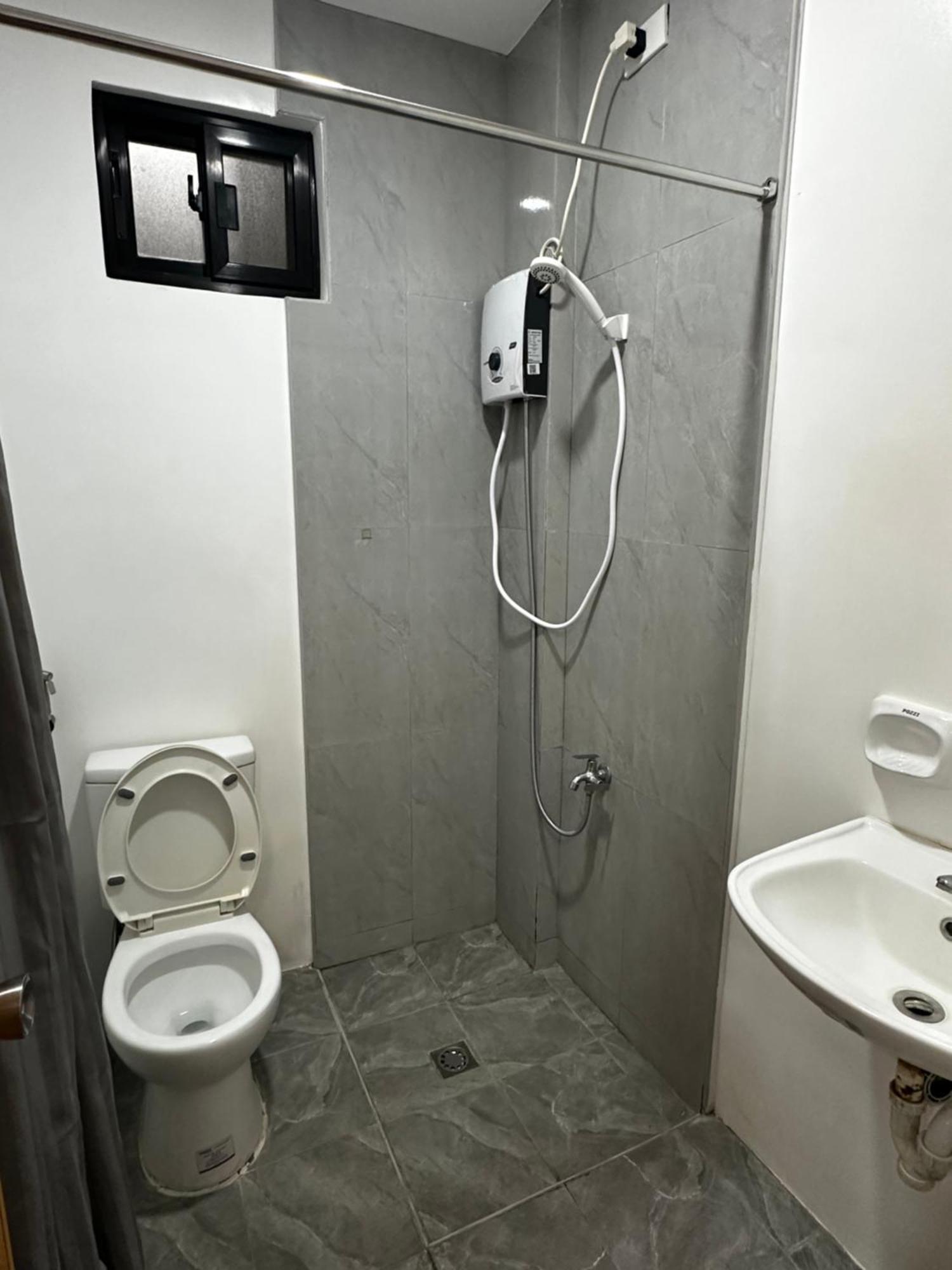 Rjc Building Apartment Olongapo Bagian luar foto