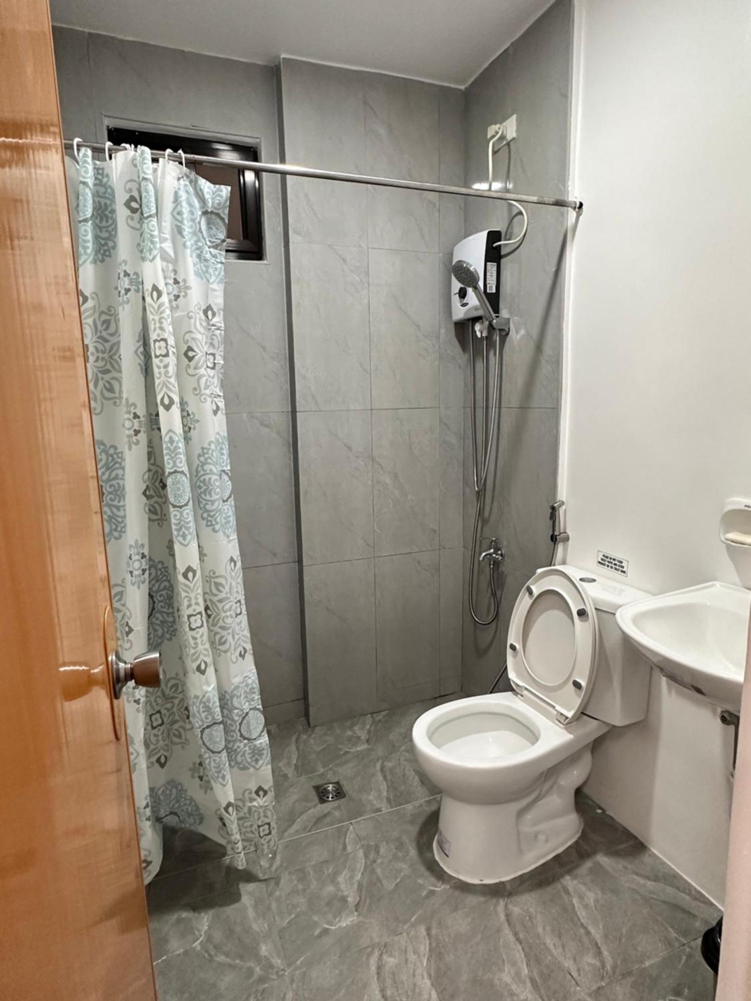 Rjc Building Apartment Olongapo Bagian luar foto