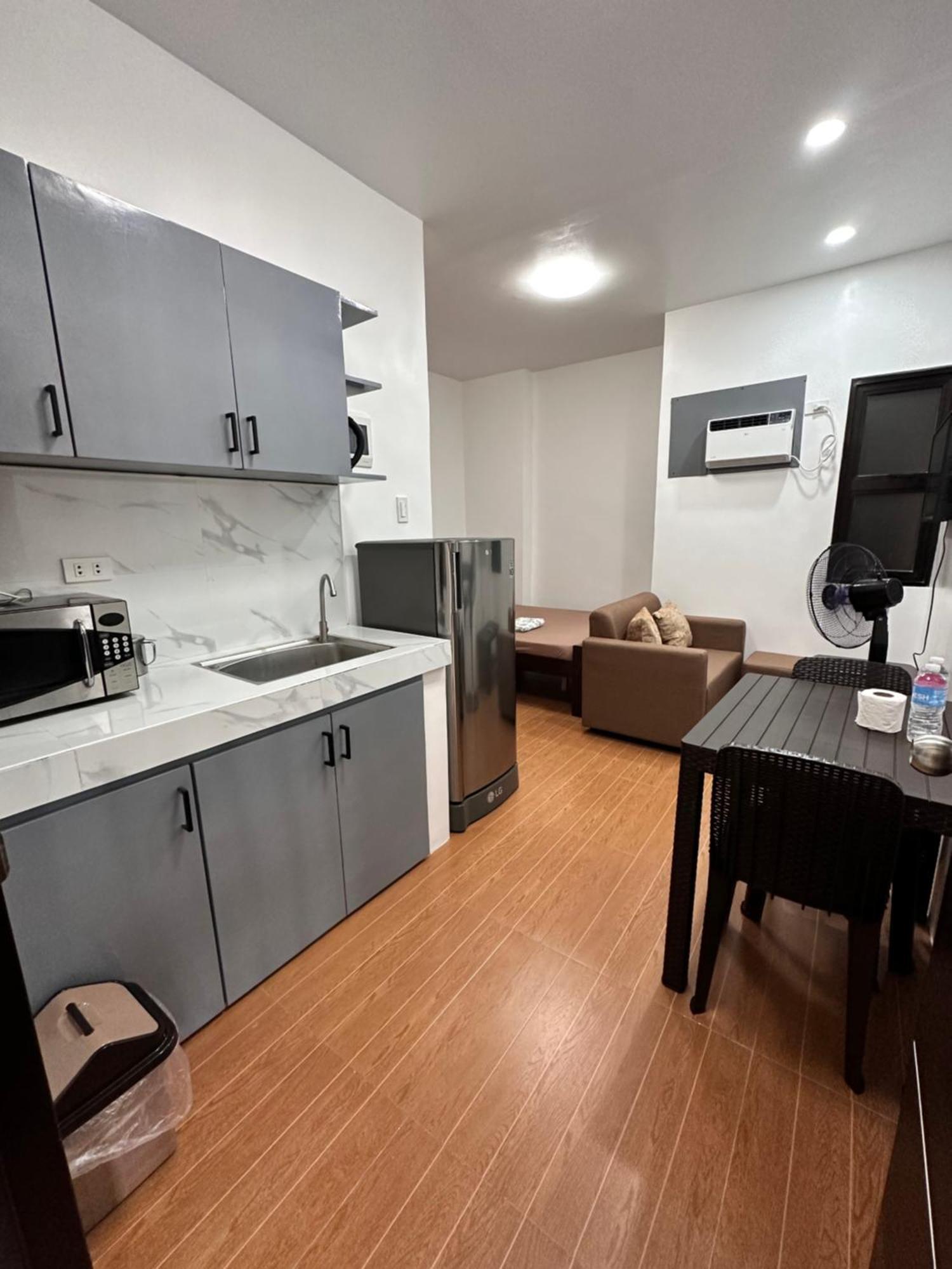 Rjc Building Apartment Olongapo Bagian luar foto